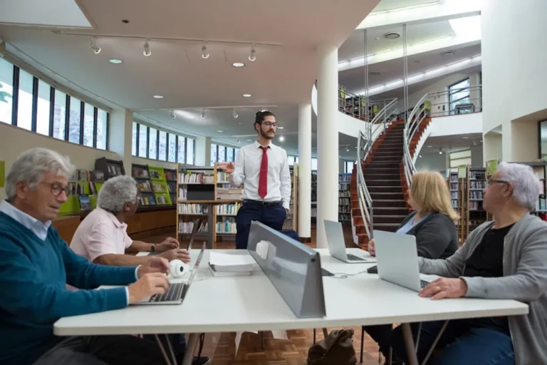 What community readers can learn from furtherbusiness.com